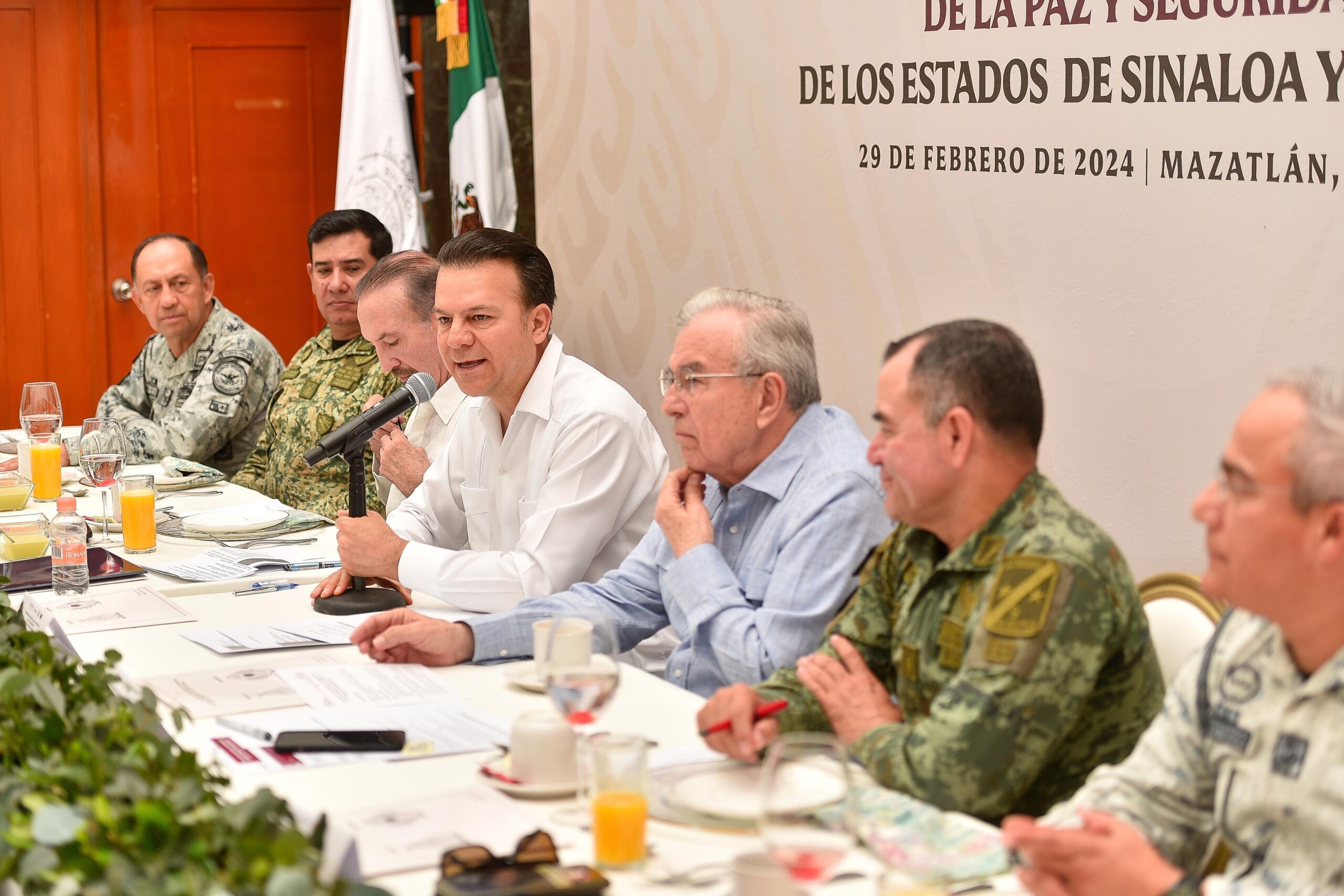 Firma Gobierno de Esteban con Sinaloa convenio de seguridad para mantener la paz y seguridad.