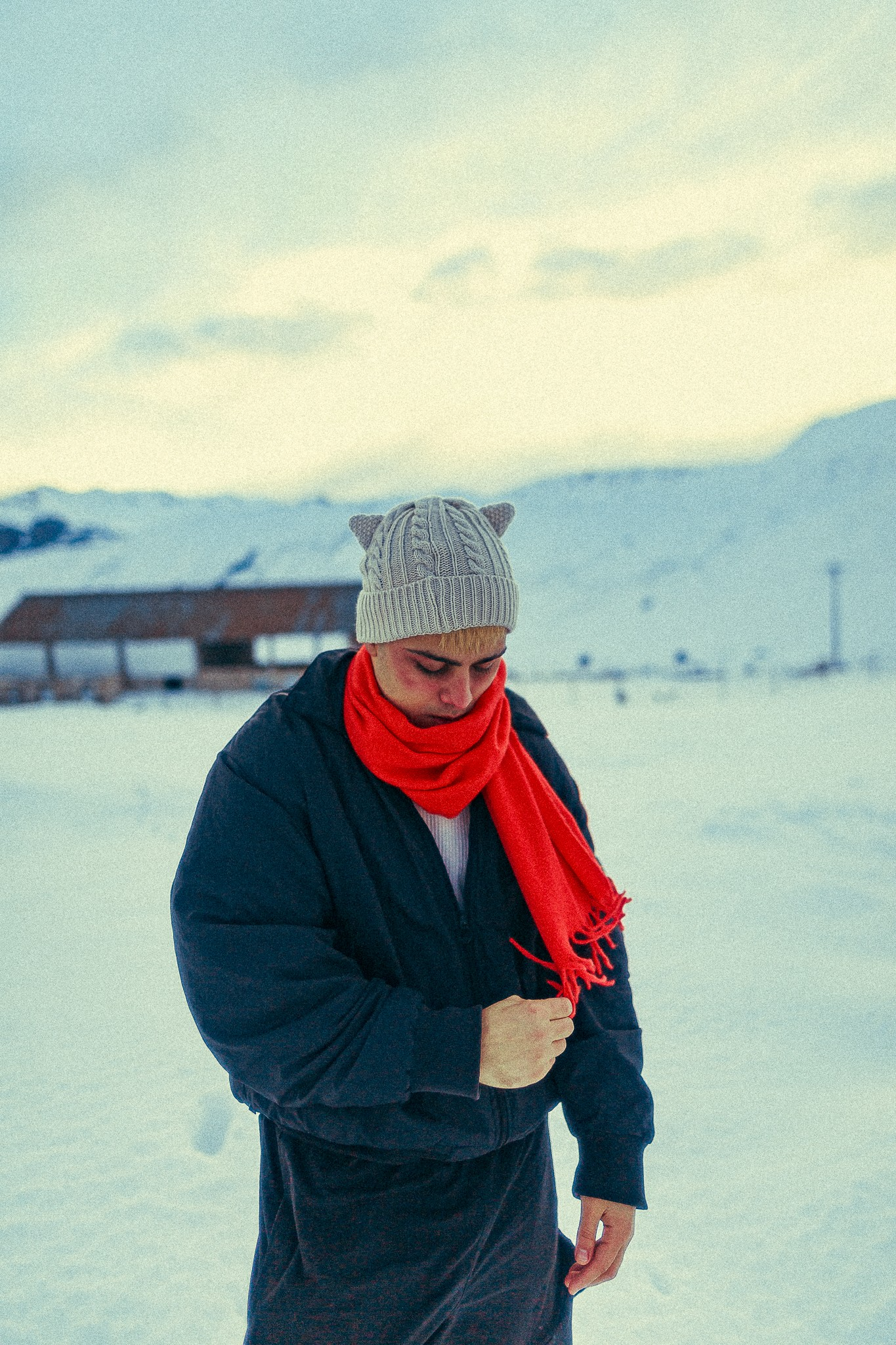 “No Hace Frio” de Melej: el lado más honesto del amor.