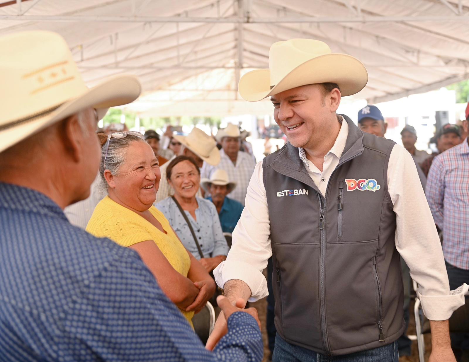 Con Esteban Villegas, en el campo duranguense ya se nota la diferencia con más apoyos: productores y alcaldes.