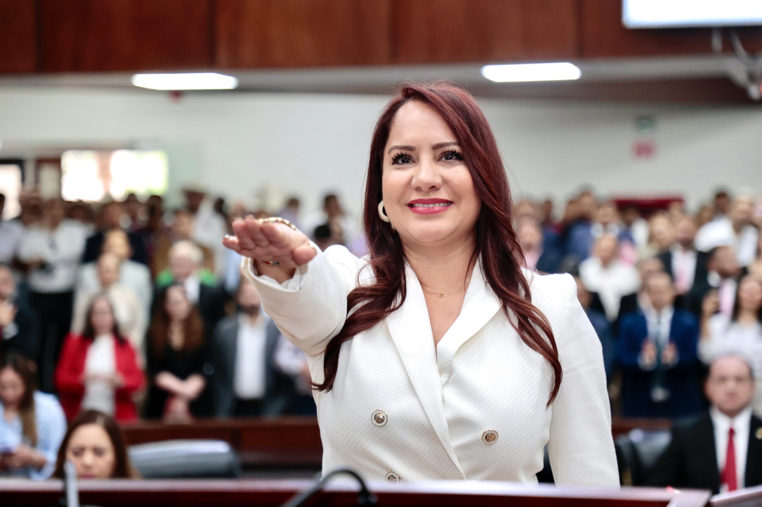 Sandra Amaya refrenda su compromiso con los duranguenses.