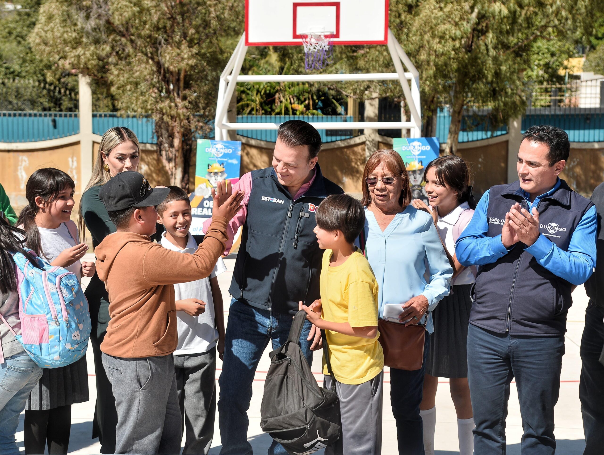 En el Pueblito hay mejores espacios para deporte y recreación con el trabajo de Esteban y Toño.